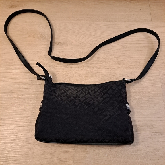 Tommy Hilfiger Black Small Classic Slim Minimalist Crossbody Bag Purse - Picture 4 of 7